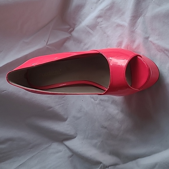 Size 9 neon pink shiny open toed platform high heels - Picture 2 of 6